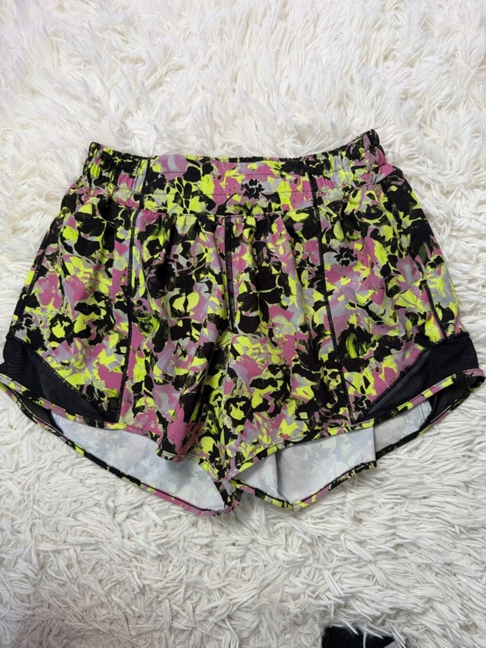 Lululemon Hotty Hot Low-Rise Lined Short 4" Inflected Highlight Yellow Multi